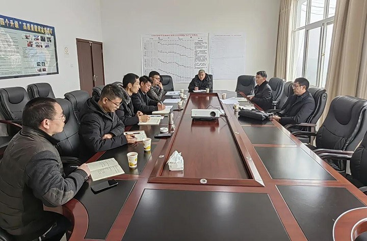 云煤（294俄罗斯专享会登录）集团党委委员、副总司理缪和星一行到云南东源罗平东城煤矿有限公司督导调研