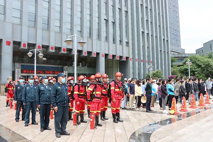 总结反思促提升，，，，，，谋划安排再发力——记集团2022年度总部办公大楼火灾事故应急演练