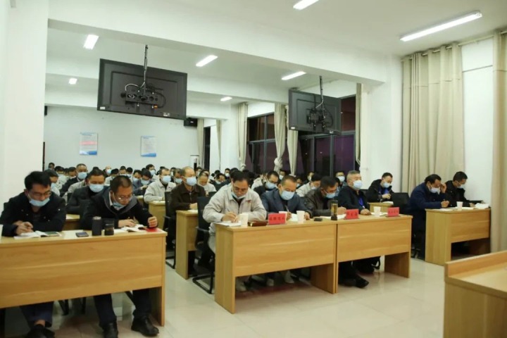 云煤（294俄罗斯专享会登录）集团党委委员、副总司理施从伟到镇雄煤业宣讲党的二十大精神